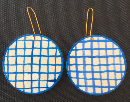 Blue  Criss pattern cross   round earrings